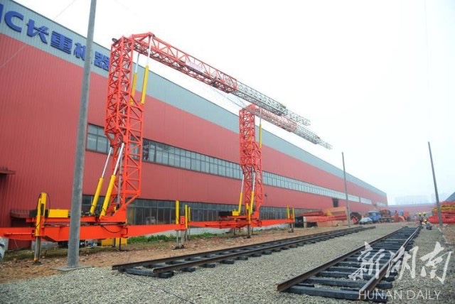 The world's first railway crossing project protection intelligent equipment rolled off the assembly line in Changsha